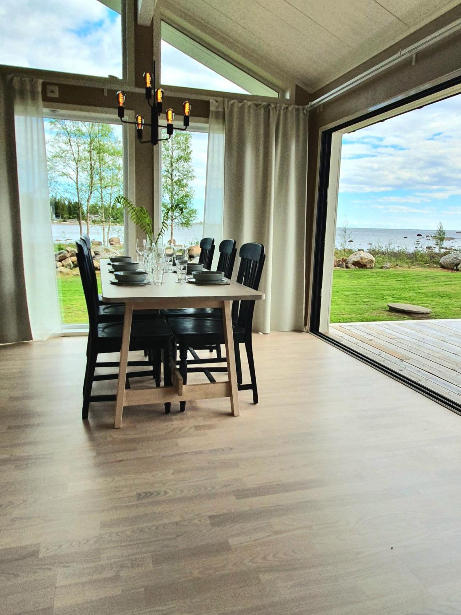 Stuga Med Havsutsikt Robertsfors ภายนอก รูปภาพ