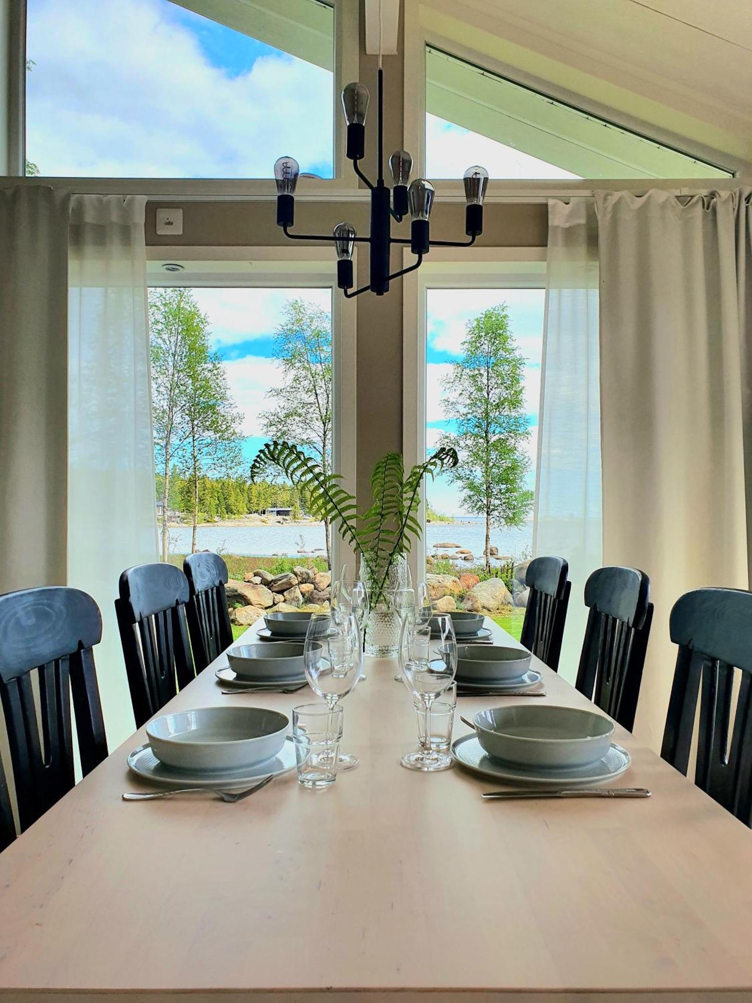 Stuga Med Havsutsikt Robertsfors ภายนอก รูปภาพ