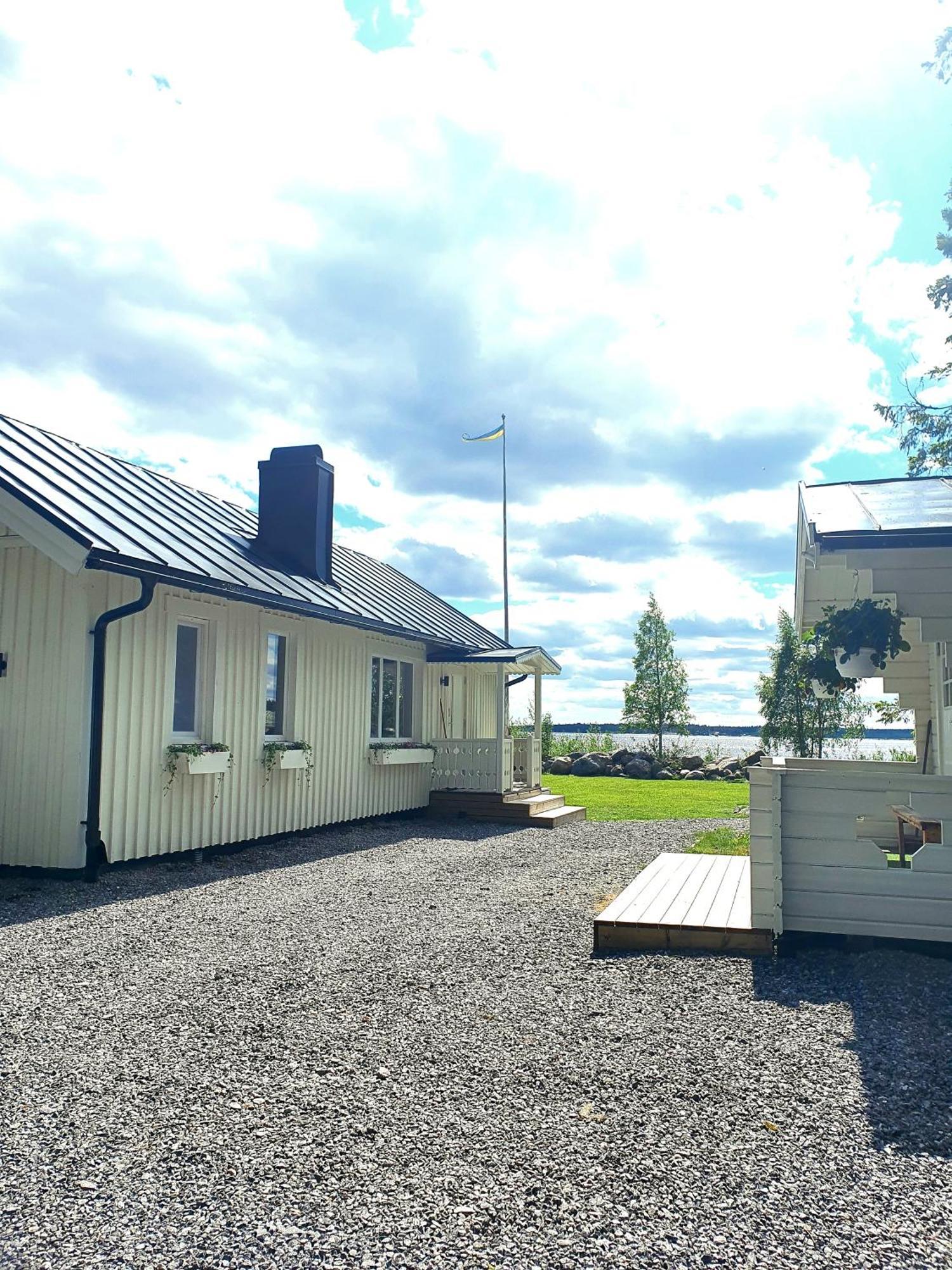 Stuga Med Havsutsikt Robertsfors ภายนอก รูปภาพ