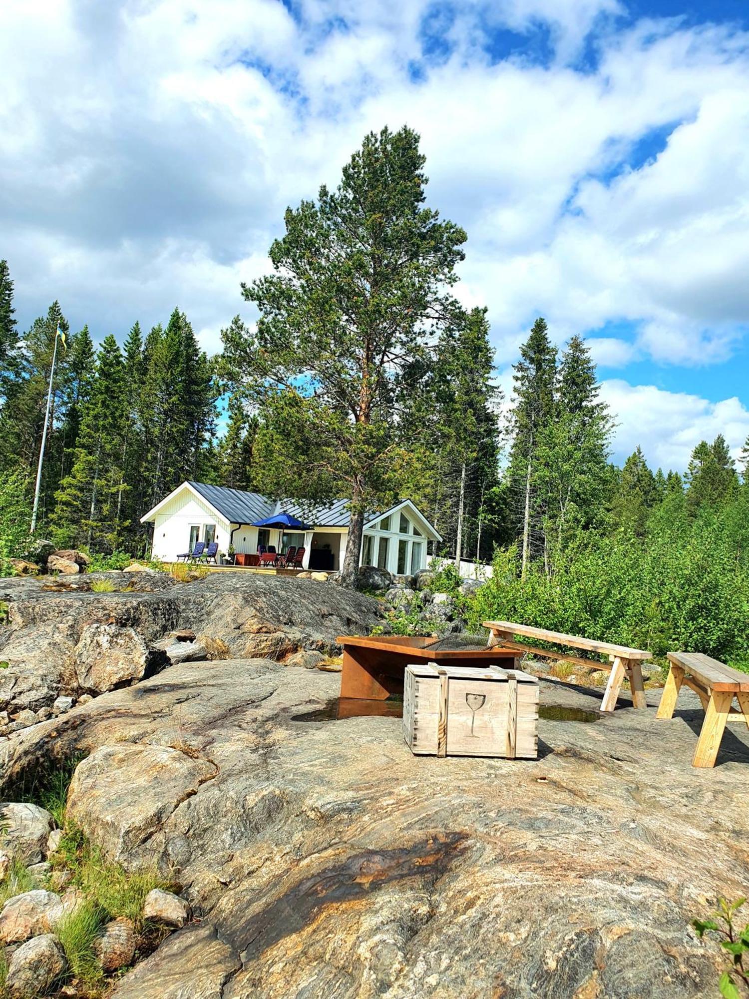 Stuga Med Havsutsikt Robertsfors ภายนอก รูปภาพ